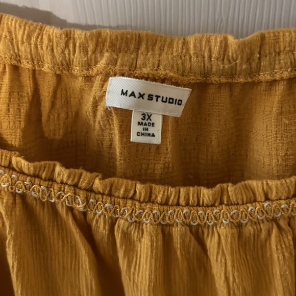 Max Studio Off-shoulder Top - Picture 3 of 5